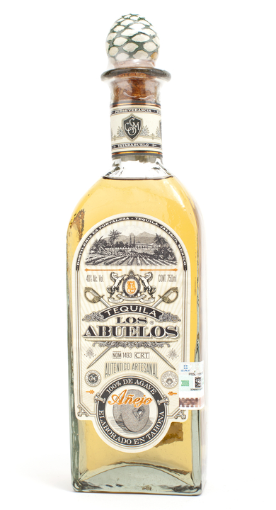 Los Abuelos Añejo, the bottle reviewed