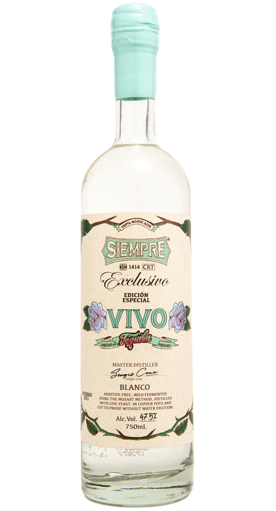 Siempre Tequila Exclusivo Edición Especial Vivo, the bottle reviewed