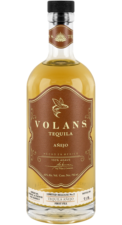 Volans Añejo, the bottle reviewed